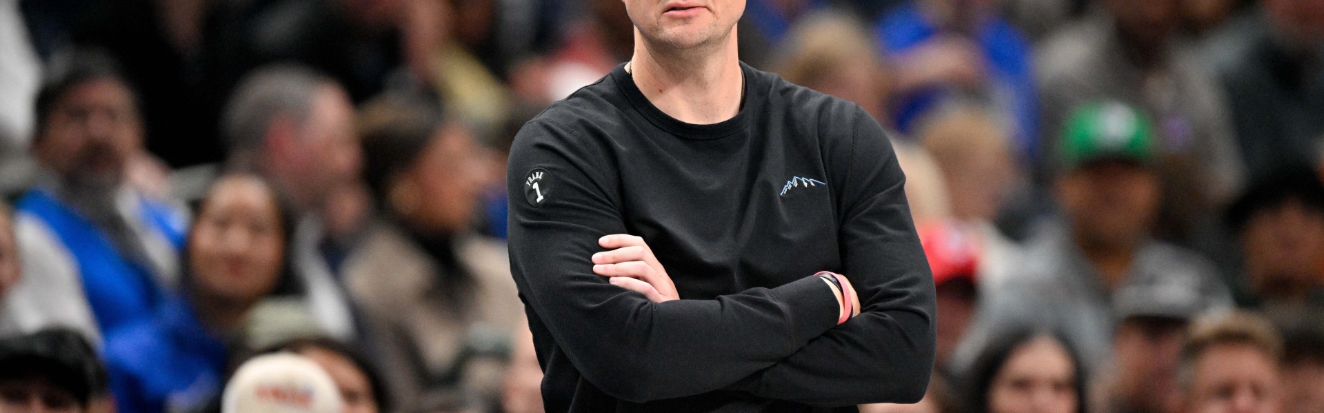 亚博-关键！爱德华兹三分不进抢板裁判先吹前场球 哈迪挑战成功得球权