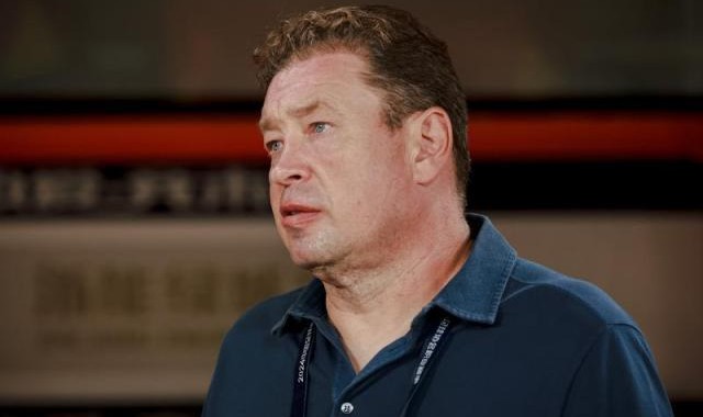 亚博体育平台-斯卢茨基：寻求攻防平衡 全力争胜保留晋级希望